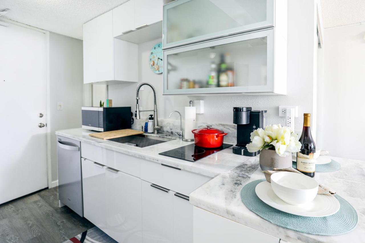 Апартаменты Beautifully Upgraded Studio Close To Waikiki Beach Гонолулу Экстерьер фото