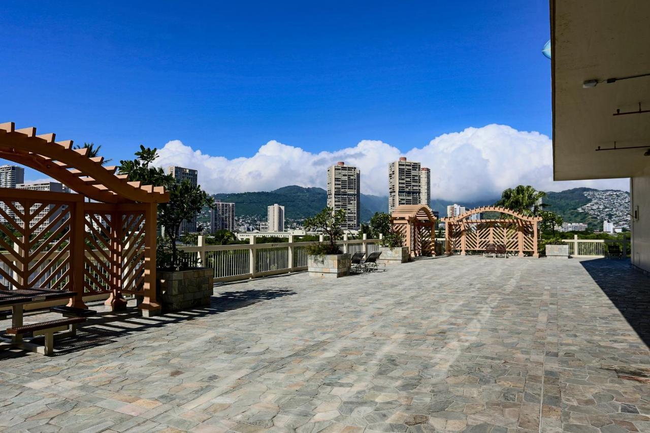 Апартаменты Beautifully Upgraded Studio Close To Waikiki Beach Гонолулу Экстерьер фото